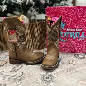 Roper Women's Brown Western Heeled Boots (OBO)